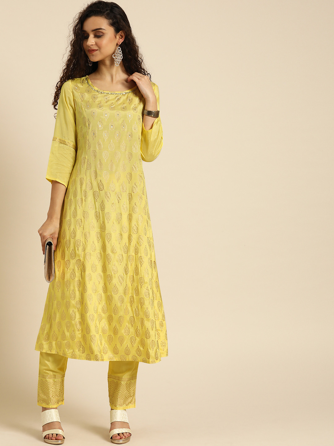

IMARA Women Yellow & Gold-Toned Printed Kurta with Trousers