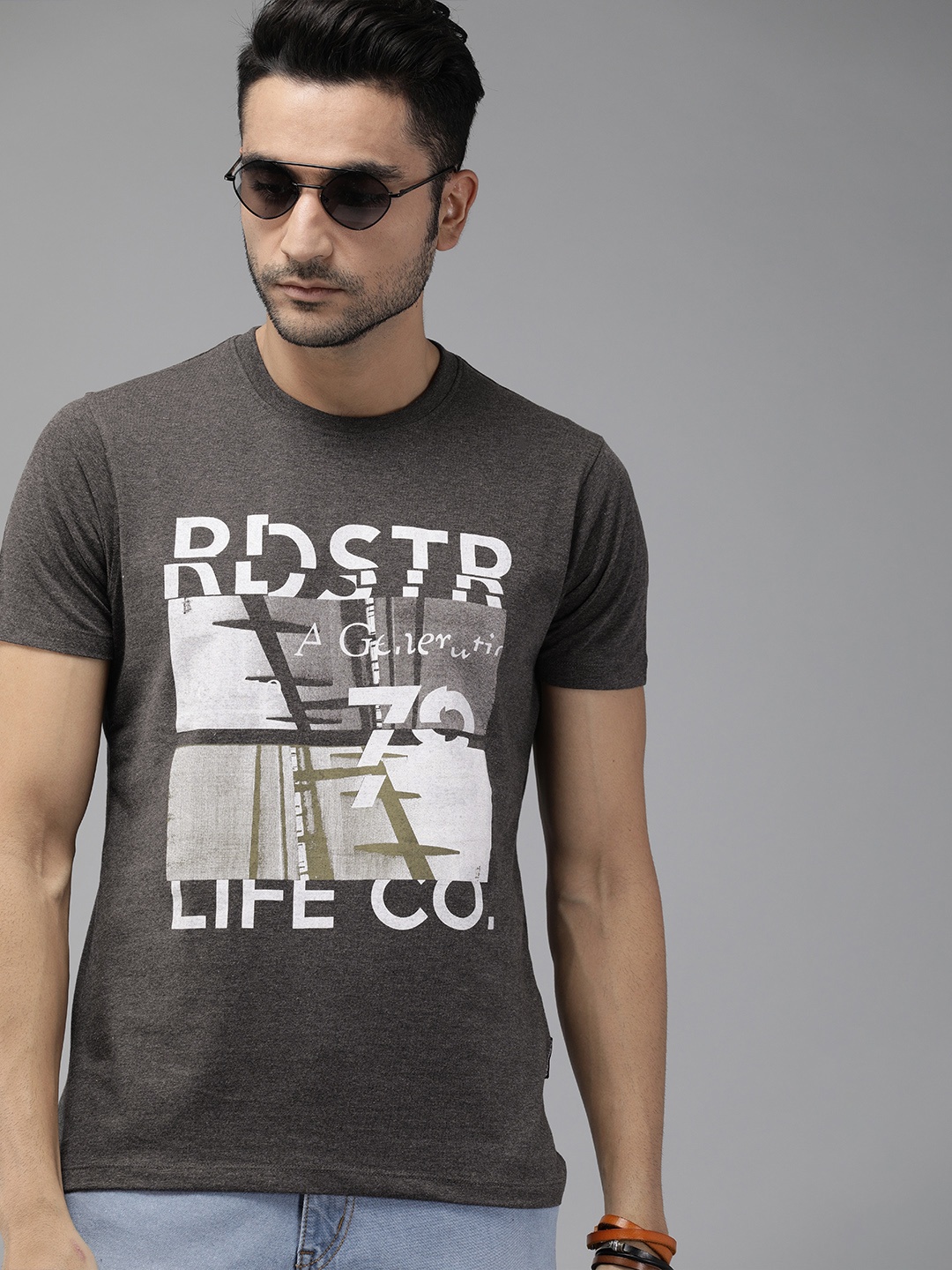 

The Roadster Lifestyle Co Men Charcoal Grey & White Printed Round Neck T-shirt