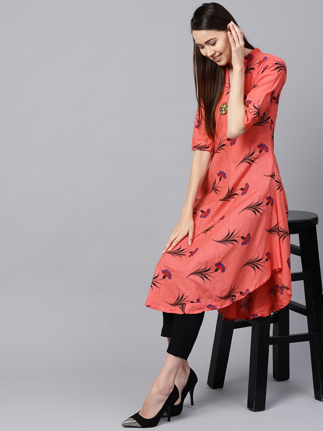 

SOJANYA Women Pink & Black Floral Print A-Line Kurta