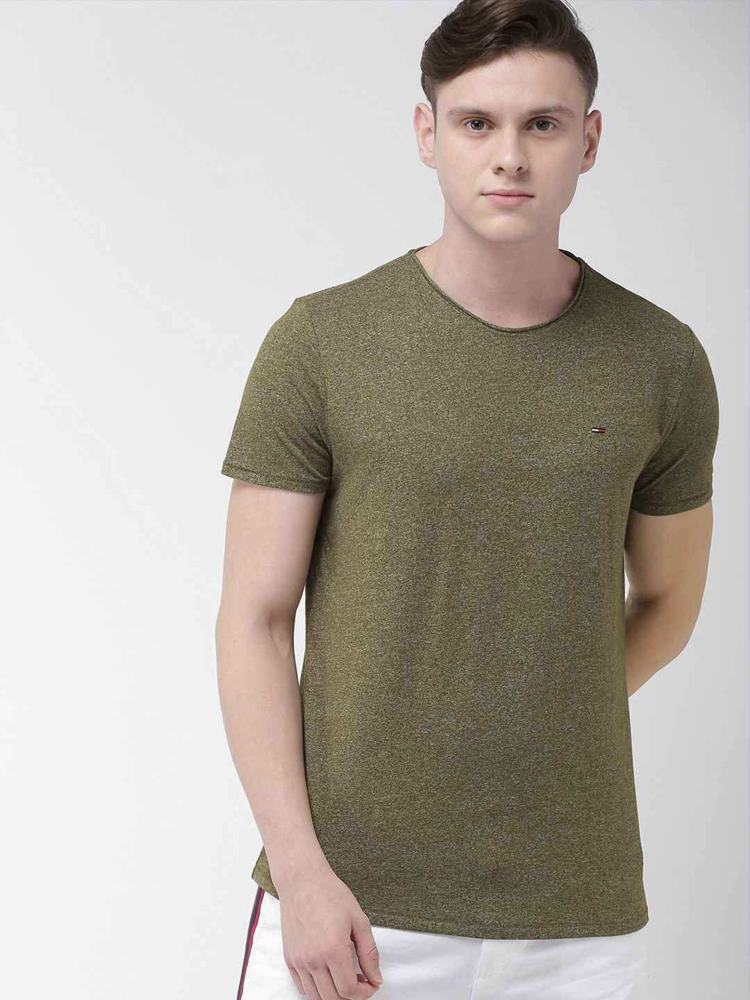 

Tommy Hilfiger Men Olive Green Solid Slim Fit Round Neck T-shirt