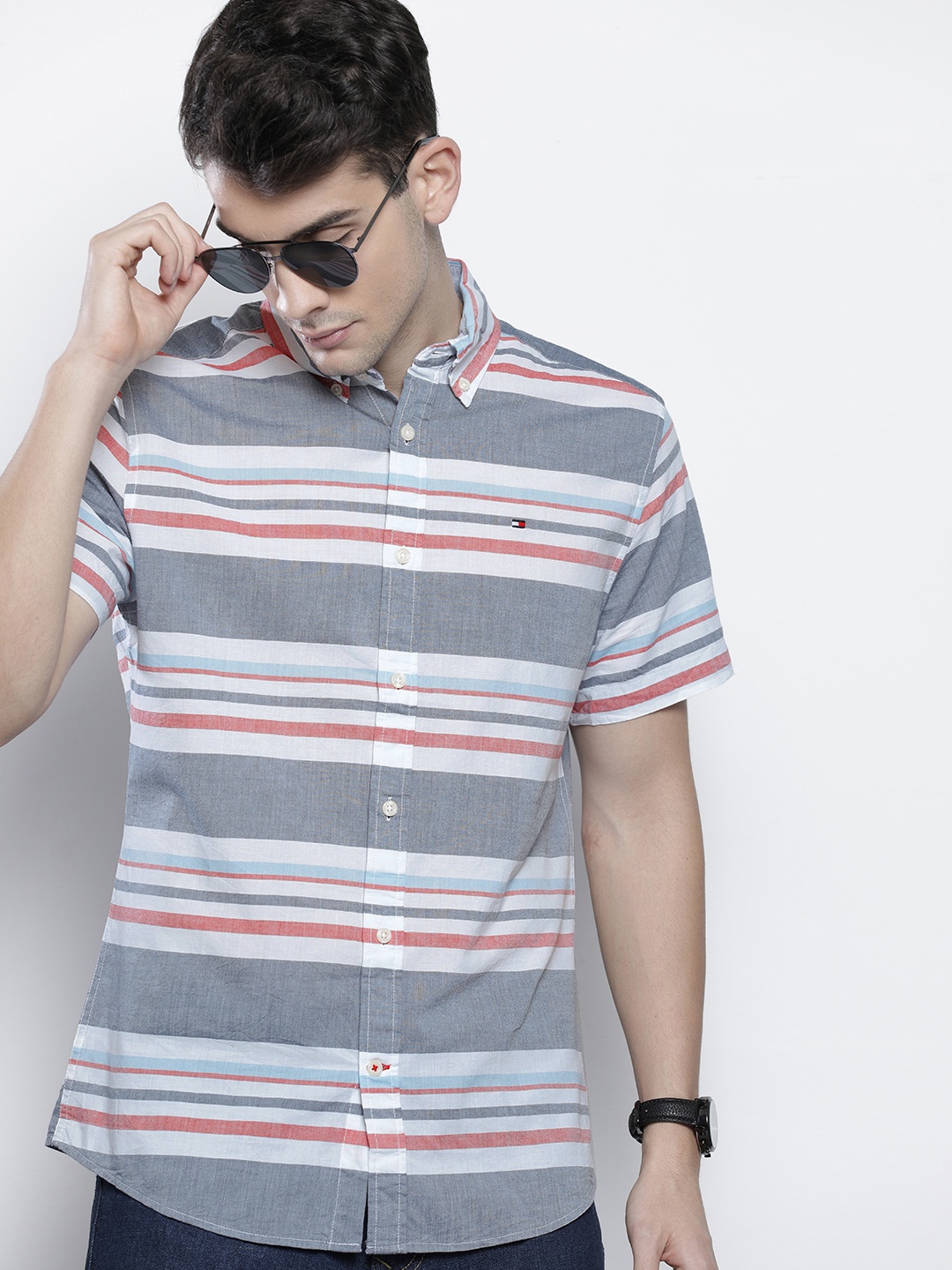 

Tommy Hilfiger Men Blue & White Regular Fit Striped Casual Shirt