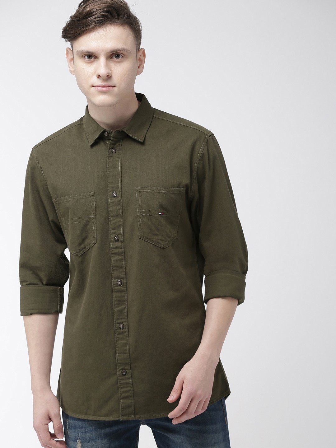 

Tommy Hilfiger Men Olive Green Regular Fit Solid Casual Shirt