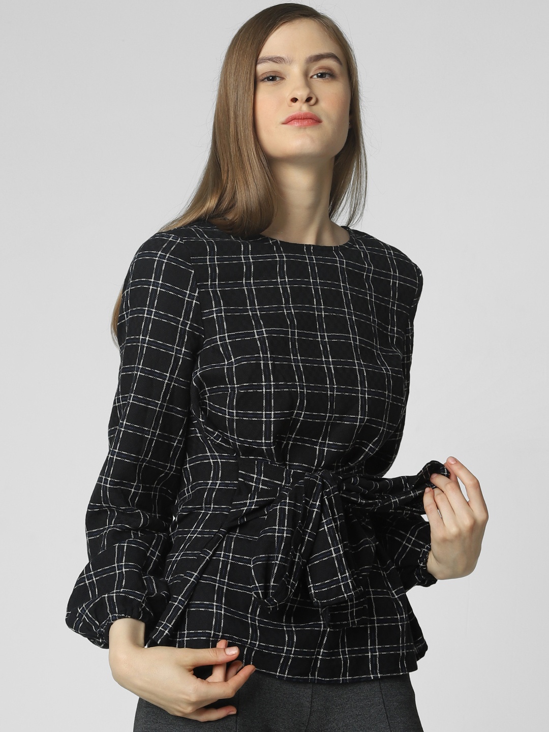 

Vero Moda Women Navy Blue & White Checked Cinched Waist Pure Cotton Top