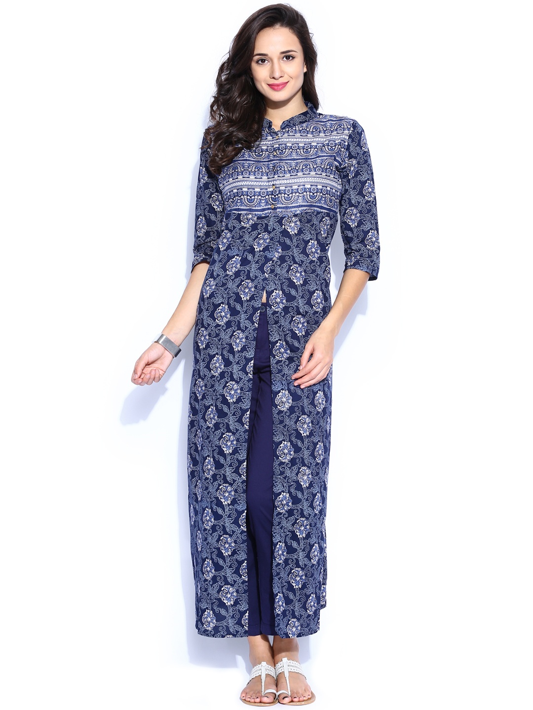 

Vishudh Navy Printed Kurta with Trousers, Navy blue