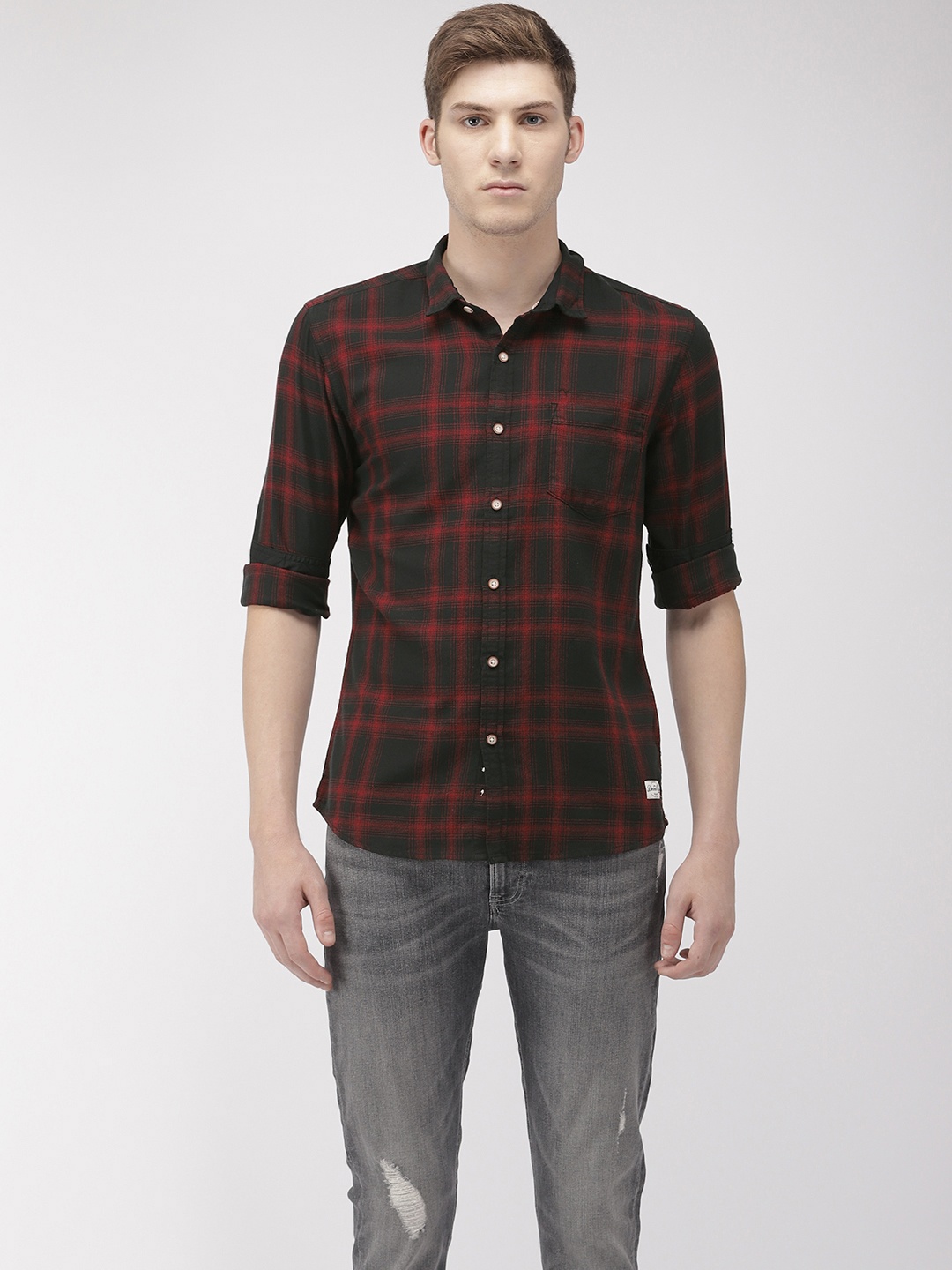 

Flying Machine Men Black & Red Slim Fit Checked Casual Shirt