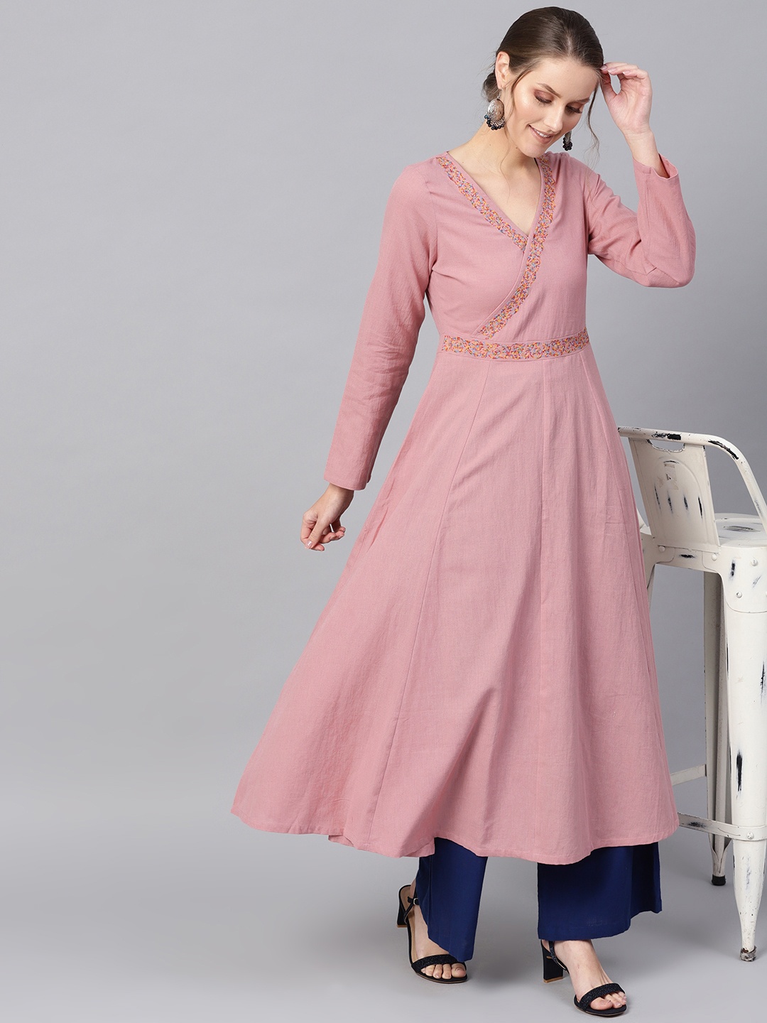 

SASSAFRAS Women Dusty Pink Solid Angrakha A-Line Kurta