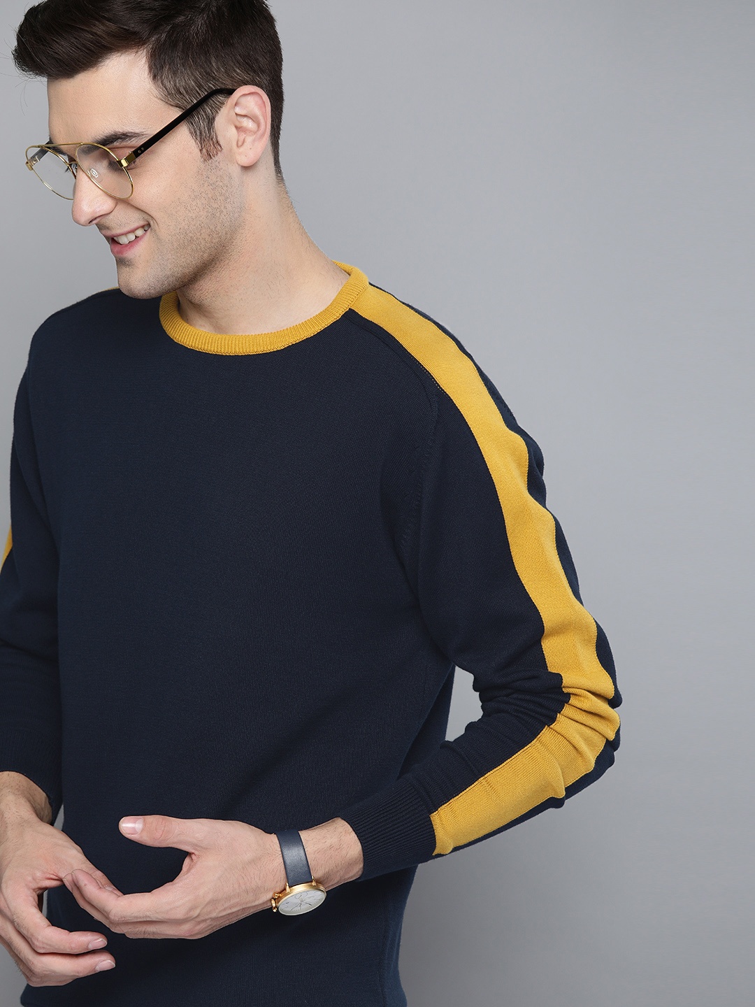 

Mast & Harbour Men Navy Blue Solid Stripe Detailed Pullover Sweater