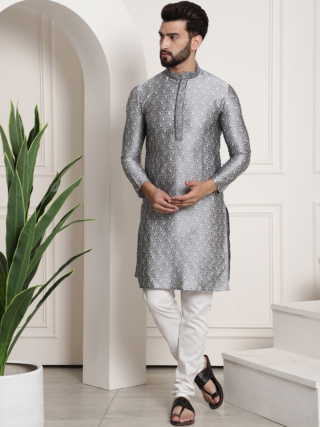 

SOJANYA Men Grey & Off-White Self Design Kurta with Churidar