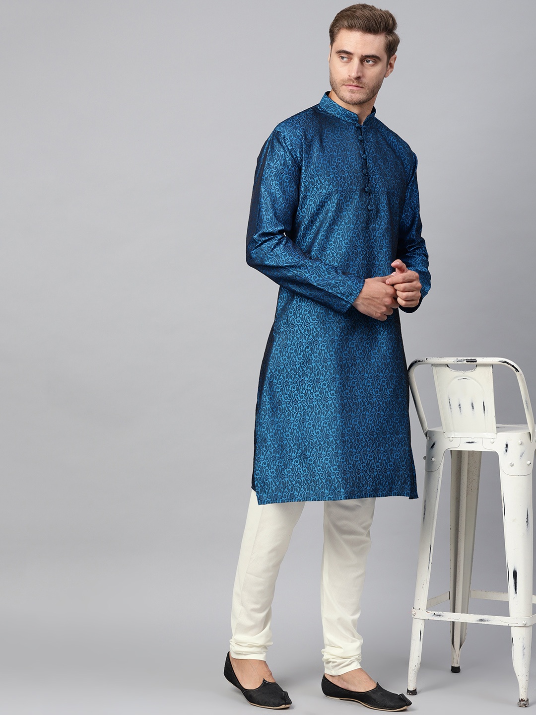 

SOJANYA Men Blue & Off-White Self Design Kurta with Churidar