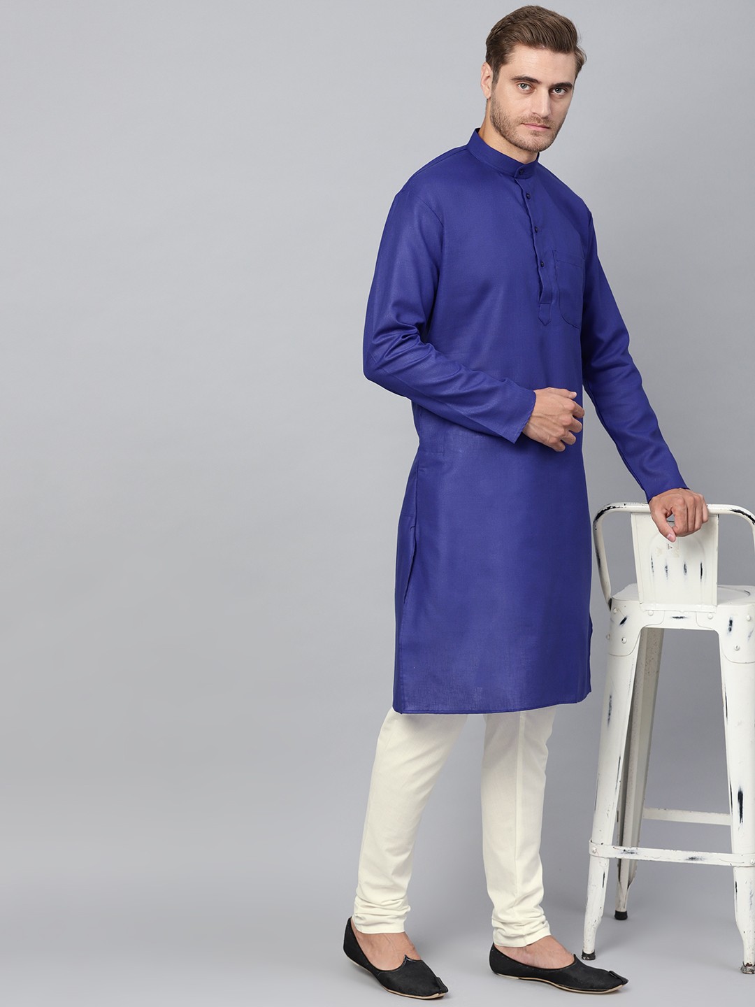 

SOJANYA Men Blue & Off-White Solid Kurta with Churidar