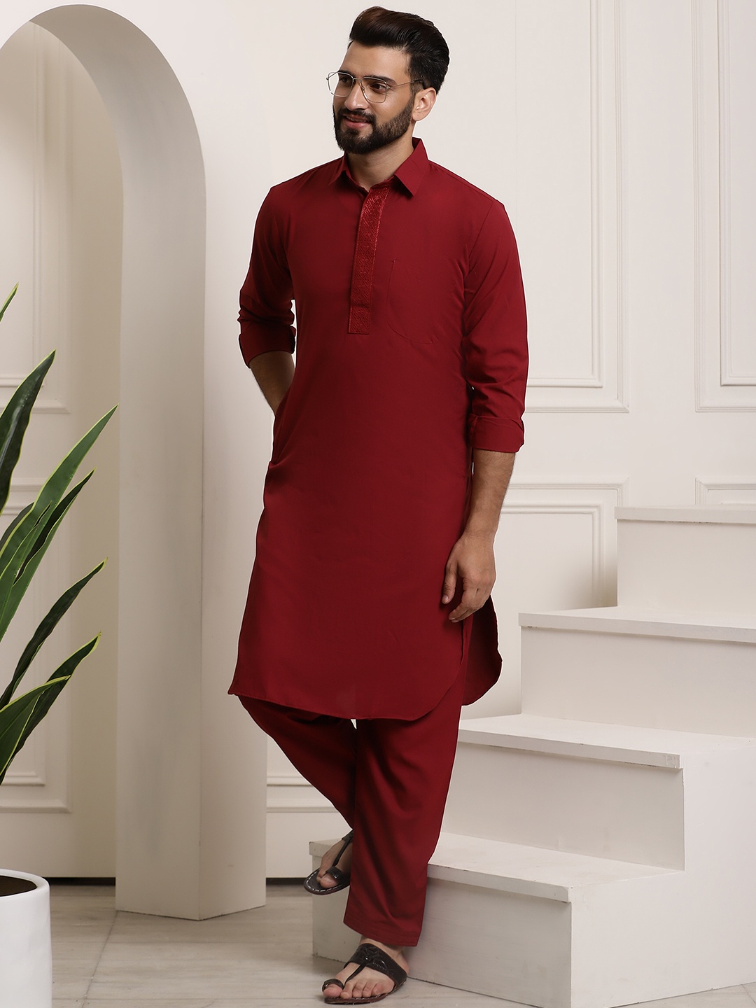 

SOJANYA Men Maroon Solid Pathani Kurta with Salwar