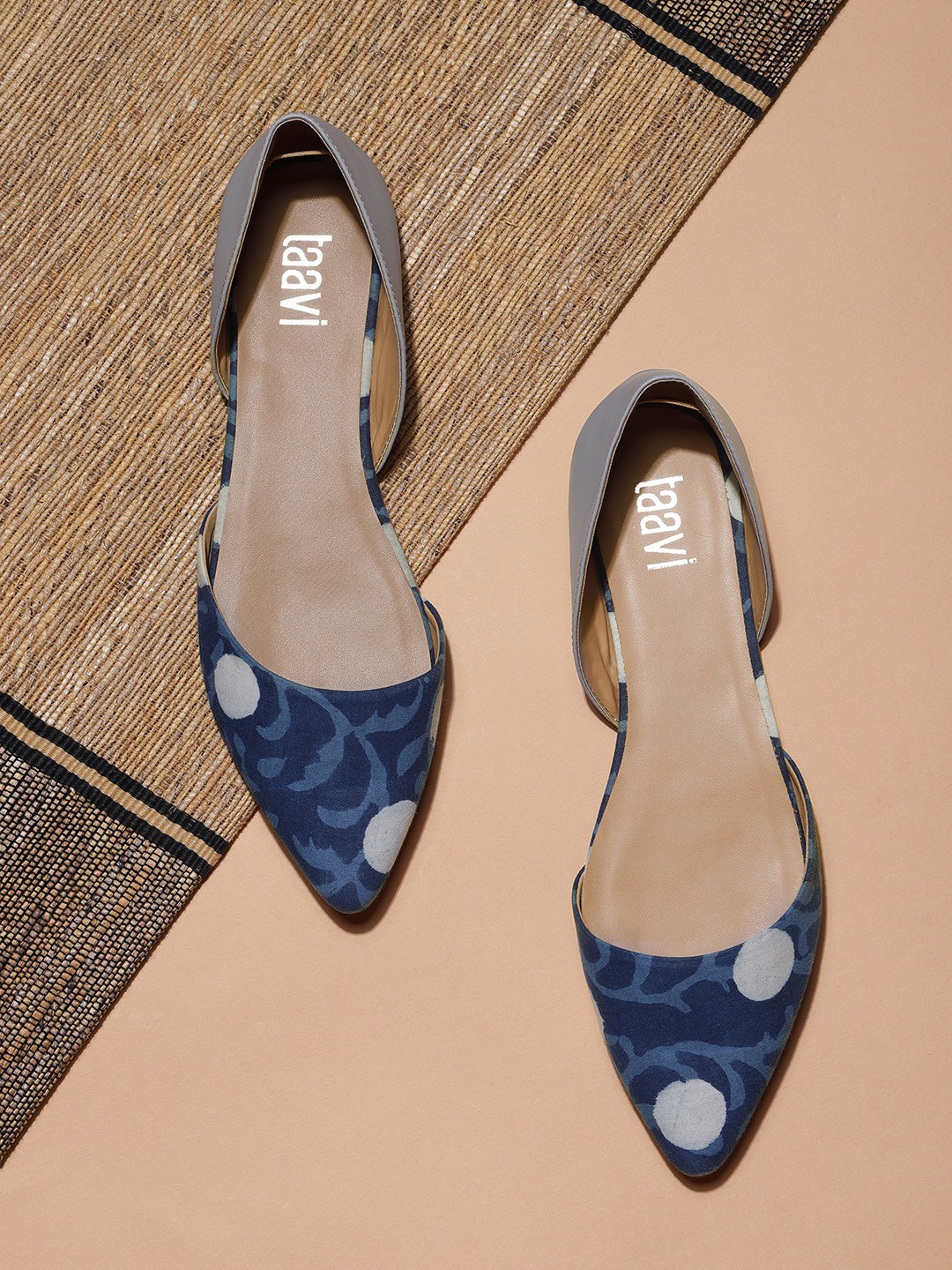 

Taavi Women Blue & Grey Printed Indigo Sustainable Ballerinas