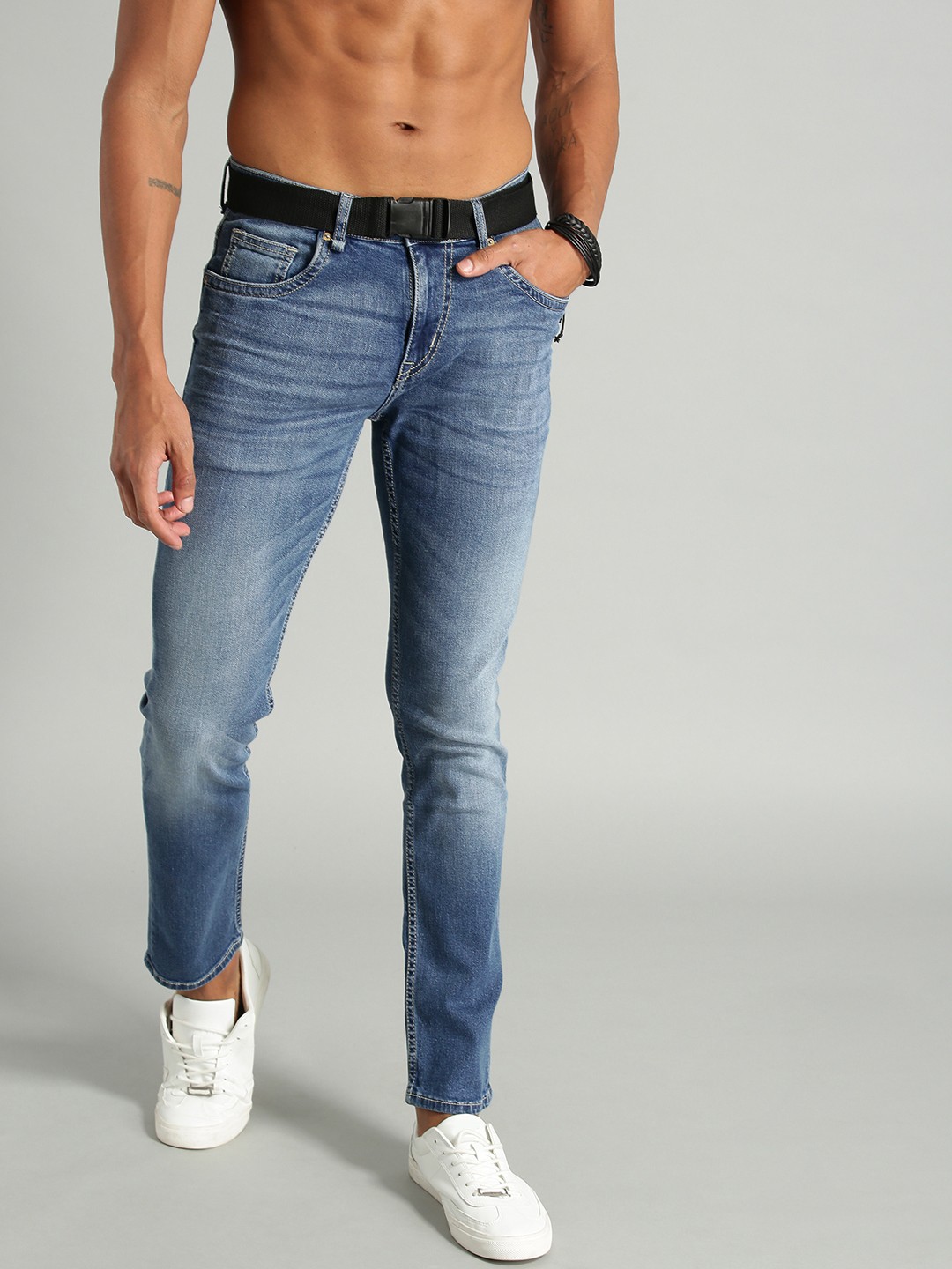 

The Roadster Lifestyle Co Men Blue Skinny Fit Mid-Rise Clean Look Stretchable Jeans