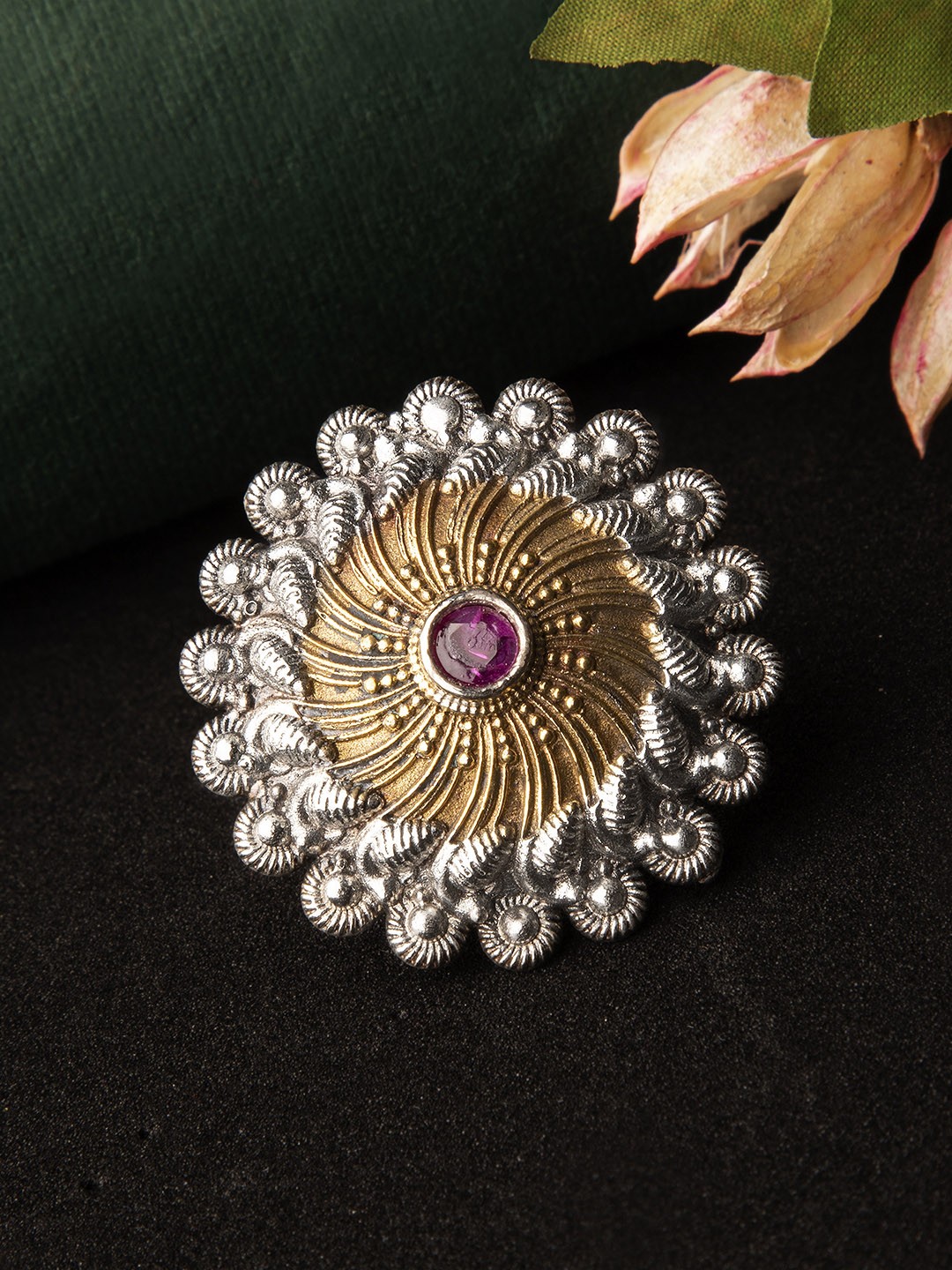

Rubans Women Oxidised Silver-Plated & Gold-Toned Ring