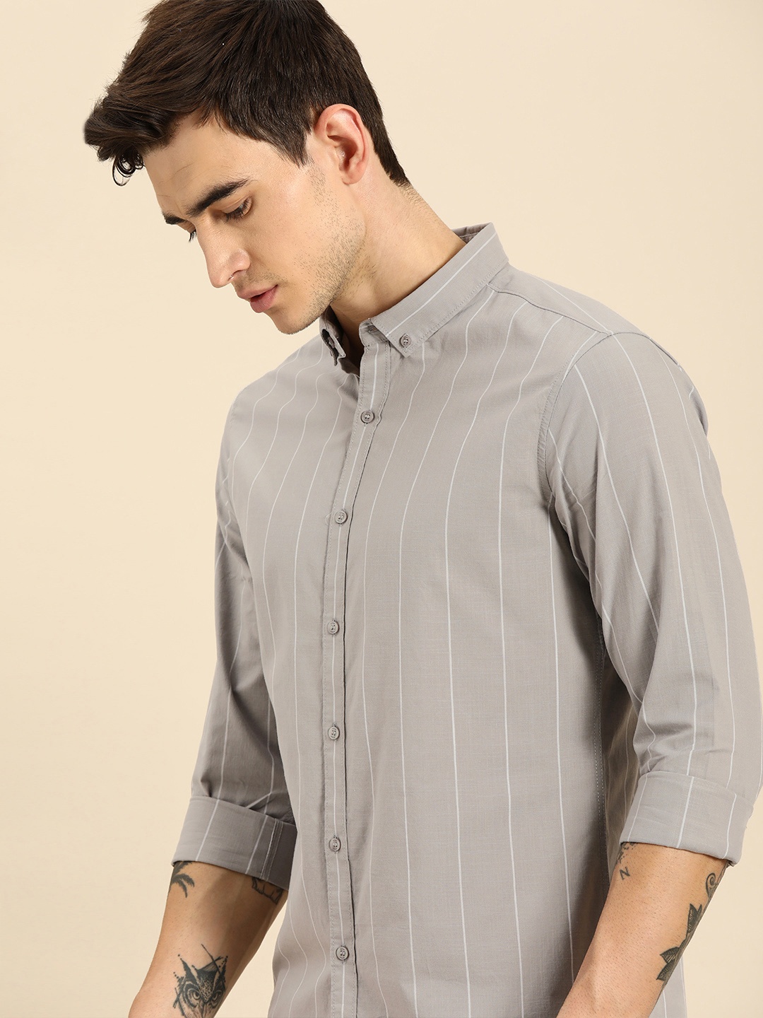

ether Men Grey & Off-White Regular Fit Striped Sustainable Casual Shirt