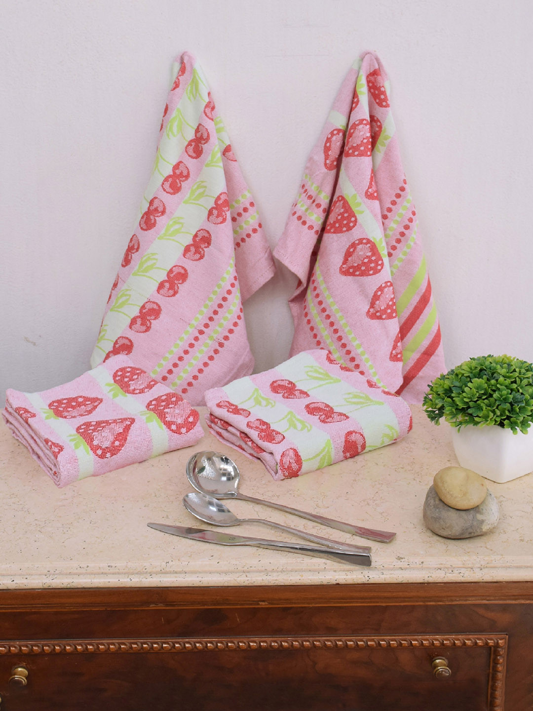 

Avira Home Set of 4 Multi Color Printed Kitchen Towels