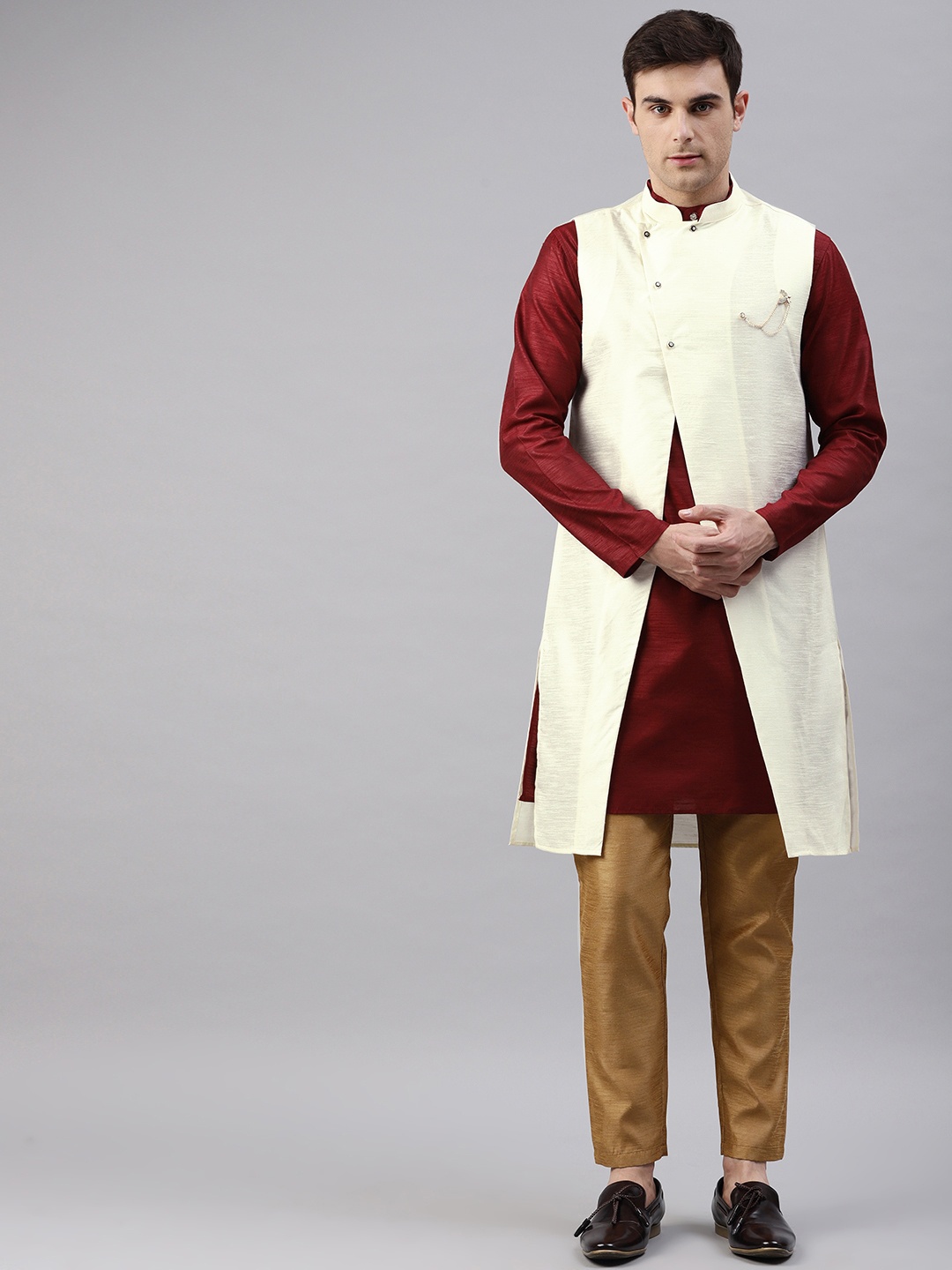 

Freehand Men Off-white & Maroon Solid Sherwani Set with Jacket