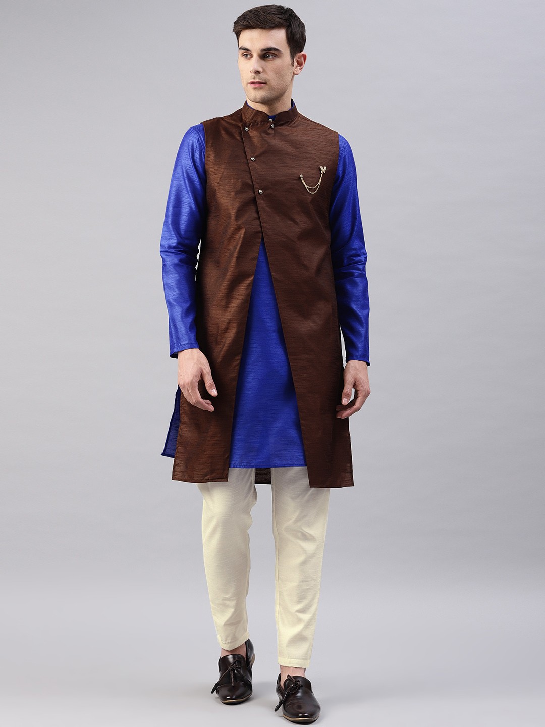 

Freehand Men Coffee Brown & Off-White Solid Sherwani Set With Jacket