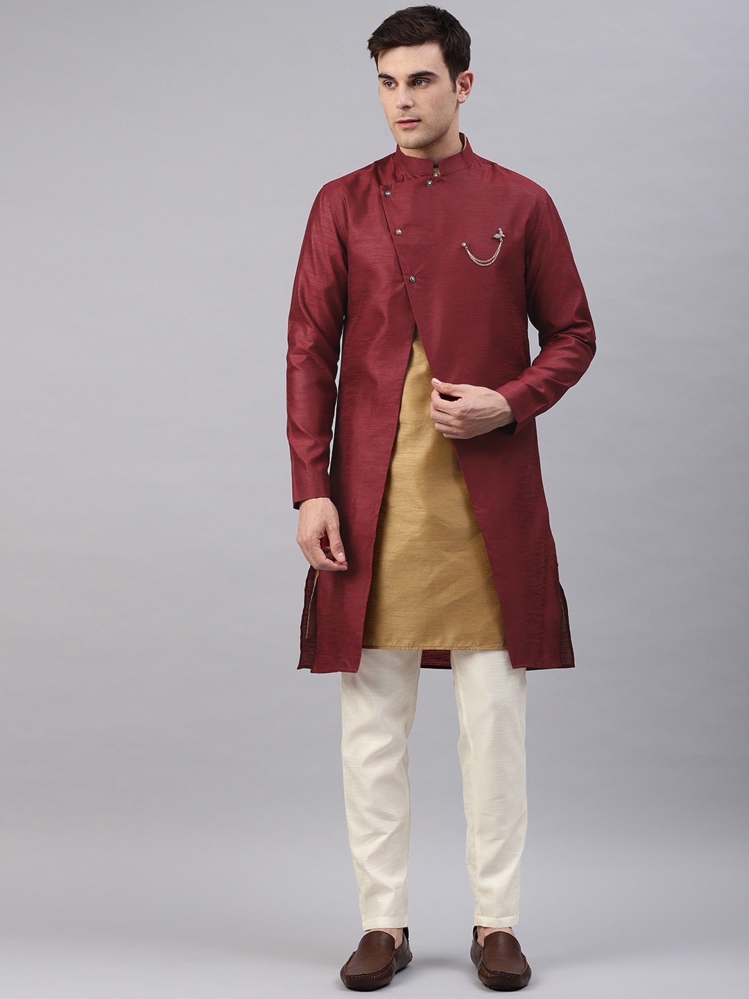 

Freehand Men Maroon & Gold-Coloured Solid Sherwani Set With Jacket