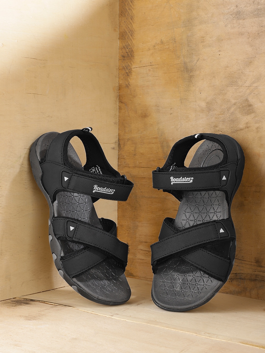 

The Roadster Lifestyle Co Men Black Solid Sports Sandals