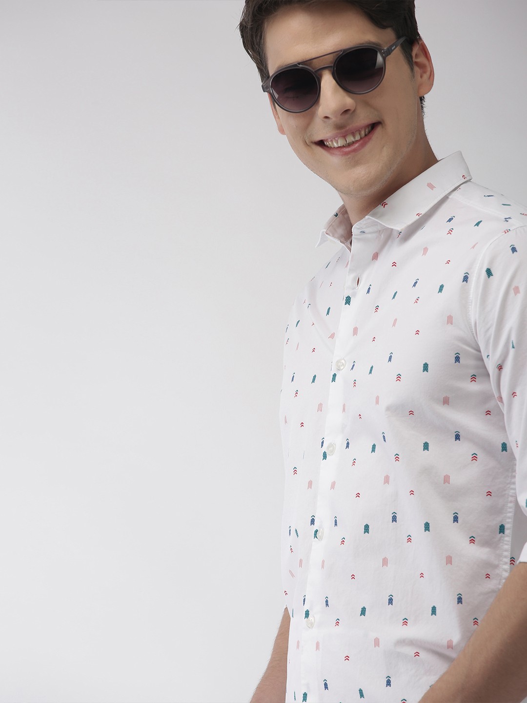 

Mast & Harbour Men White & Blue Regular Fit Printed Casual Sustainable Shirt
