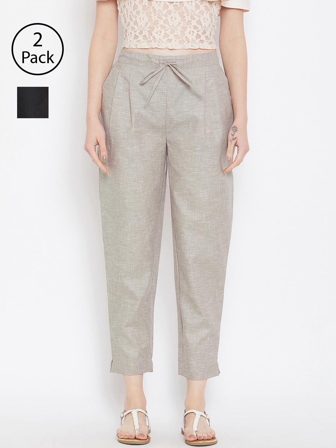 

Bitterlime Women Black & Grey Relaxed Regular Fit Solid Peg Trousers