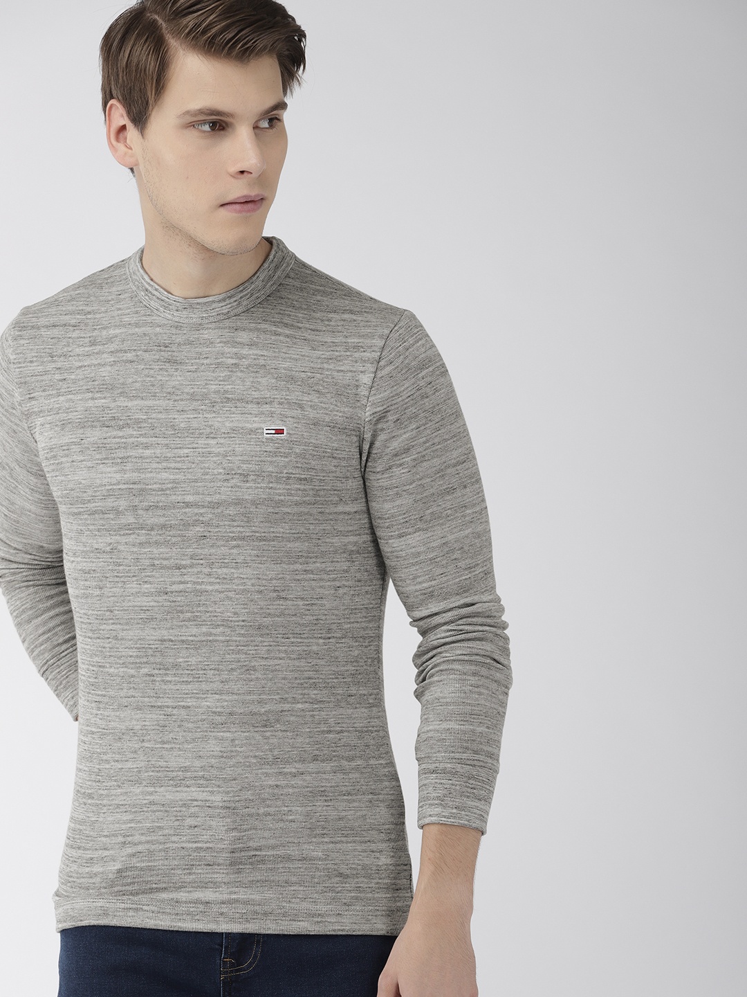 

Tommy Hilfiger Men Grey Solid Round Neck T-shirt