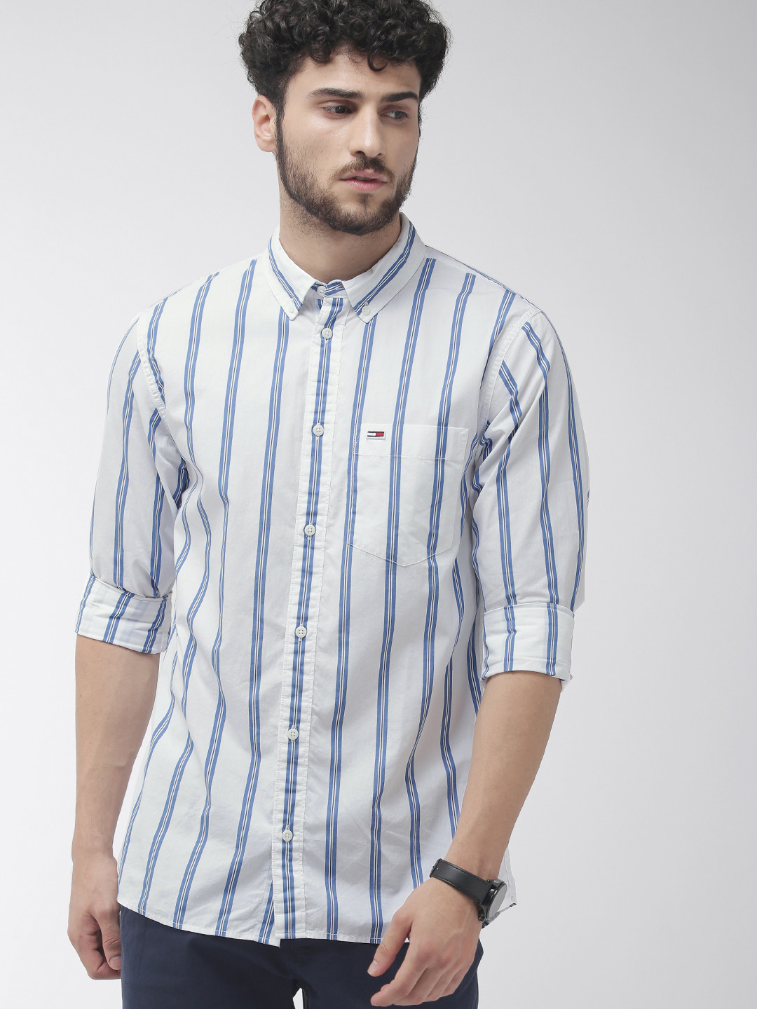 

Tommy Hilfiger Men White & Blue Regular Fit Solid Casual Shirt