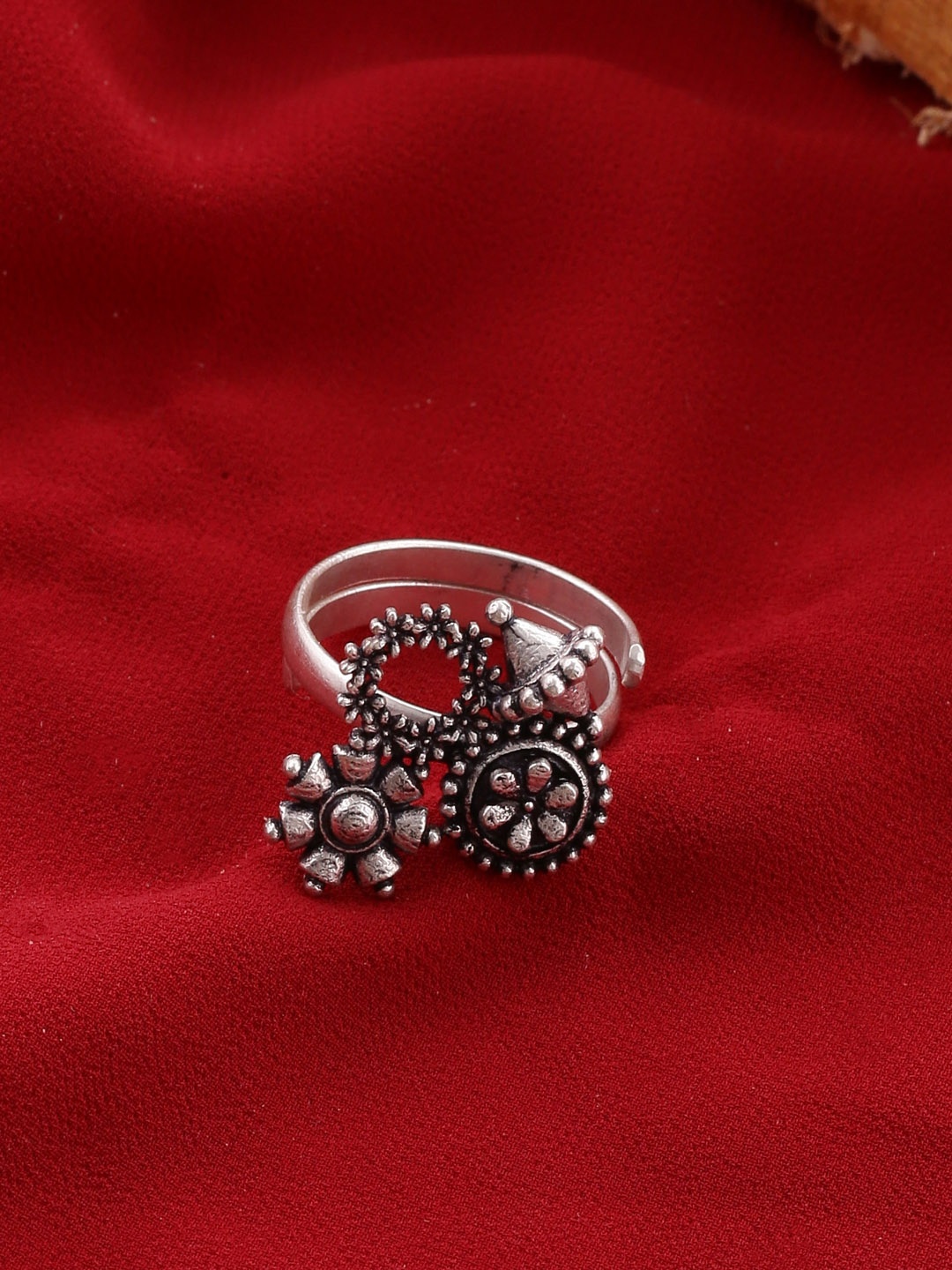 

Voylla Oxidised Silver-Plated Nayantara Floral Motif Statement Ring