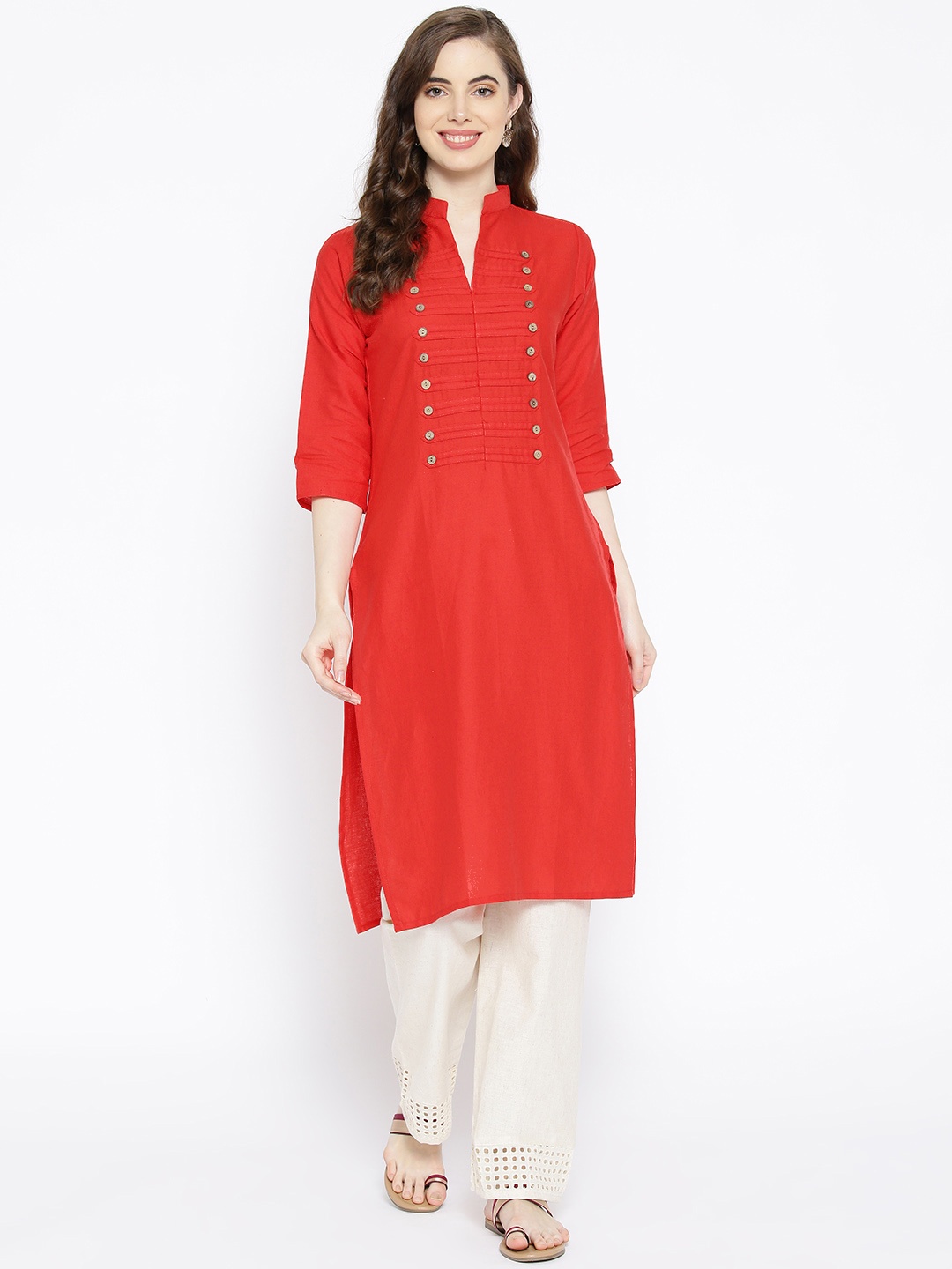 

Vastraa Fusion Women Red Solid Straight Kurta