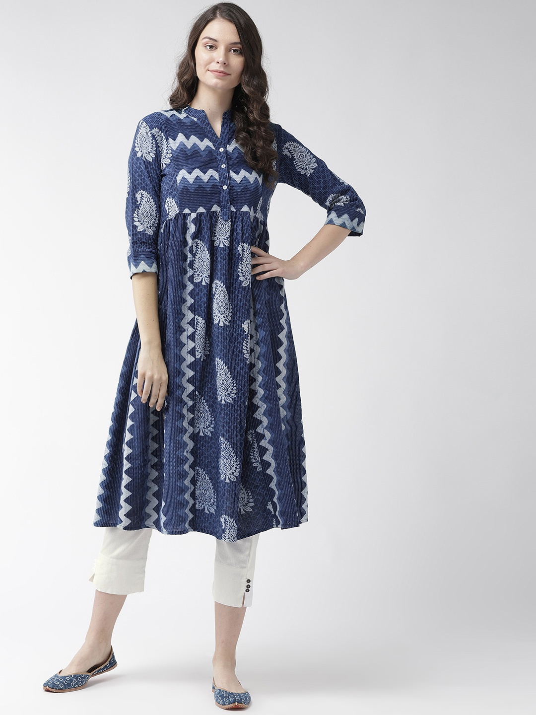 

RANGMAYEE Women Blue & White Block Print Kurta with Trousers