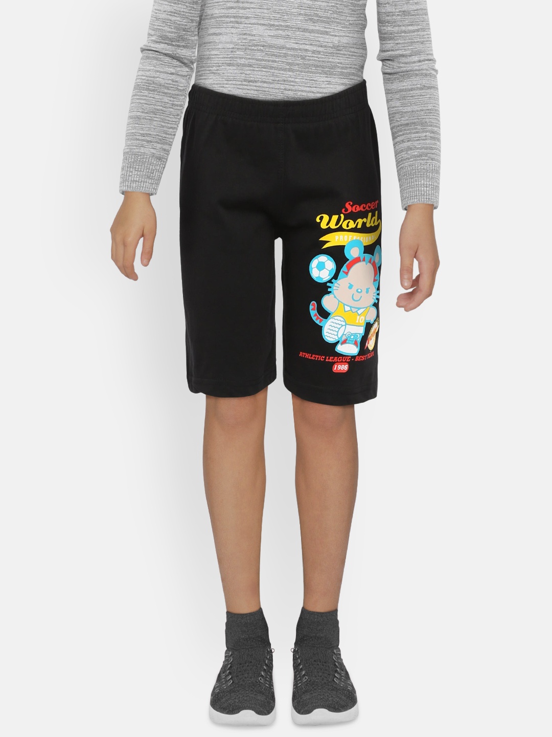 

dongli Boys Black Printed Regular Fit Shorts