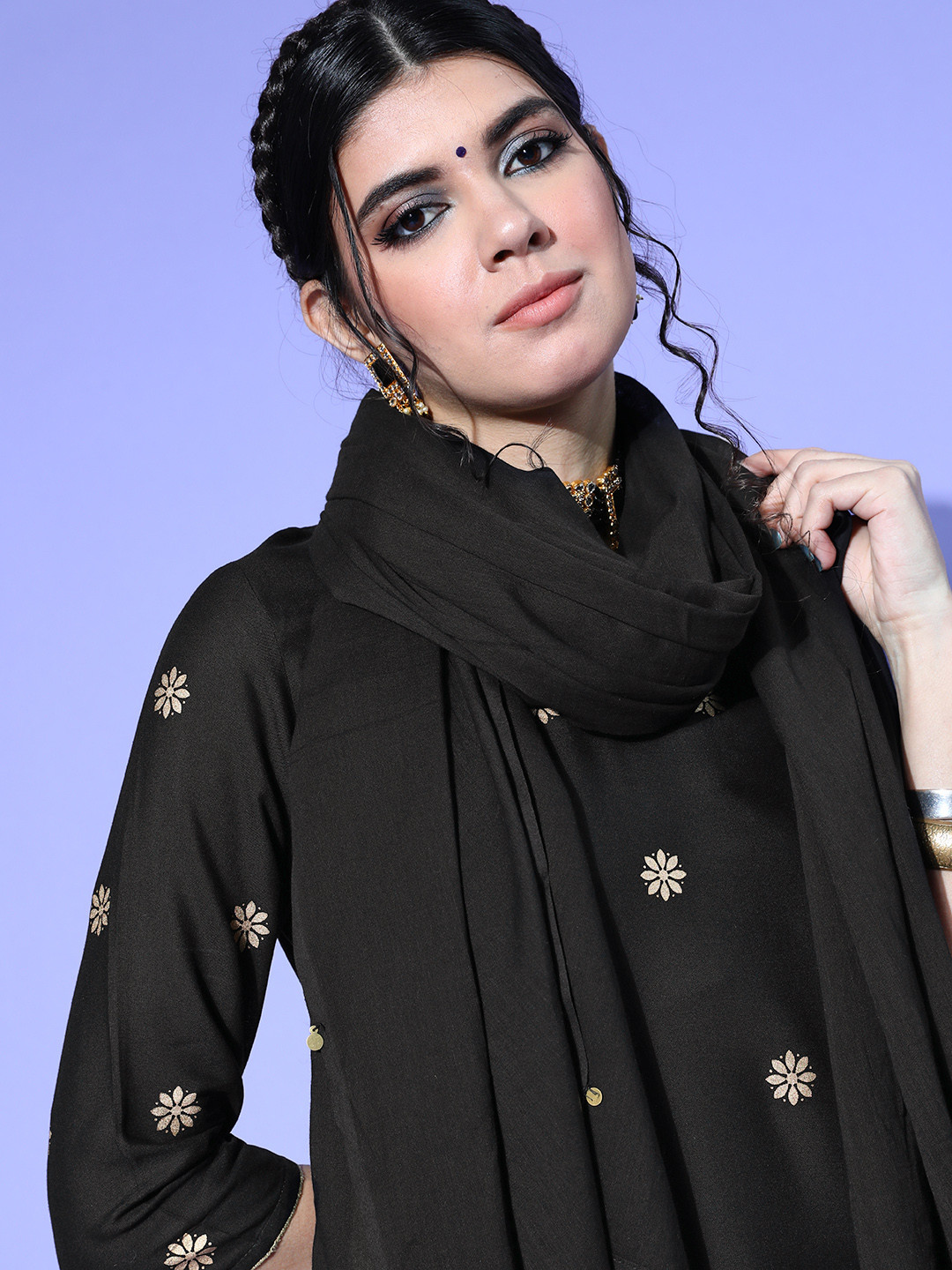 

HERE&NOW Women Black & Golden Ethnic Motifs Printed Regular Kurta with Sharara & Dupatta