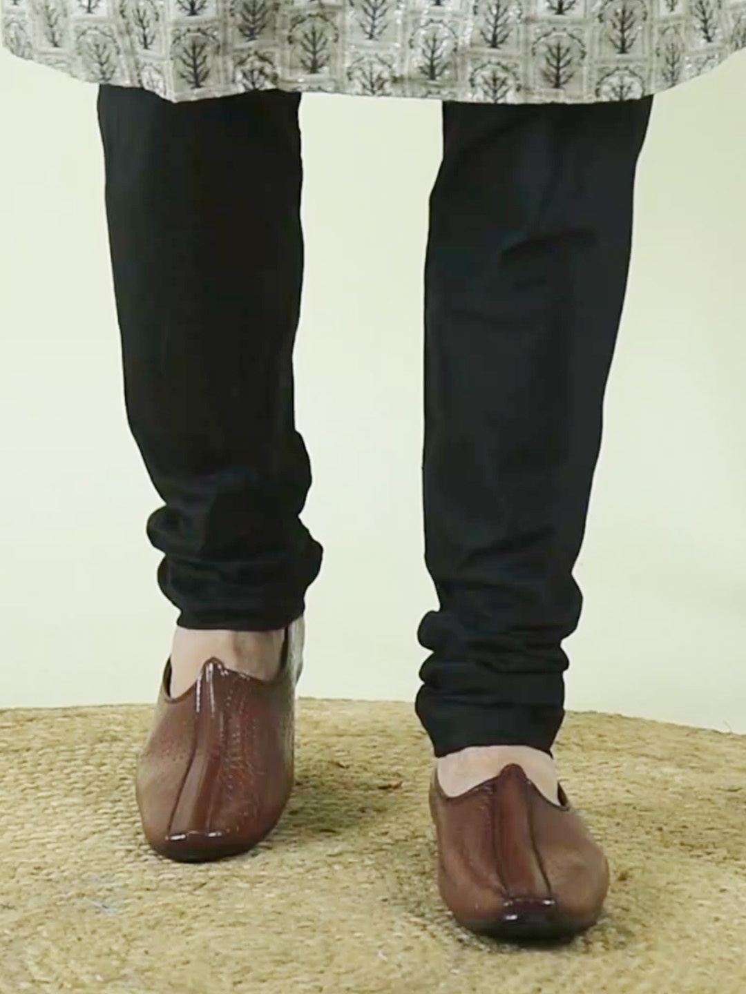 

FAUSTO Men Brown Light Weight Patent Leather Mojaris