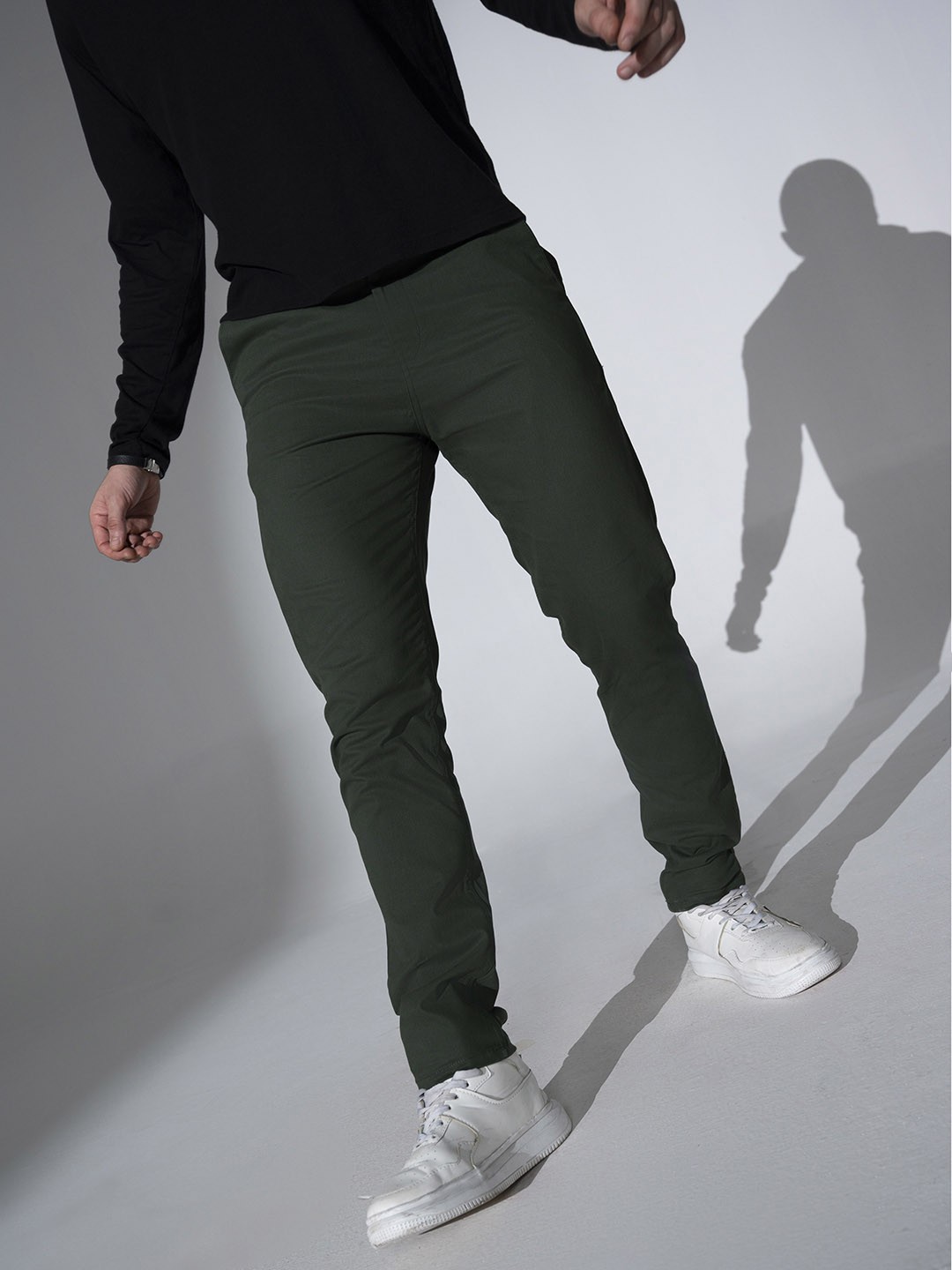 

Hubberholme Men Olive Green Slim Fit Solid Chinos