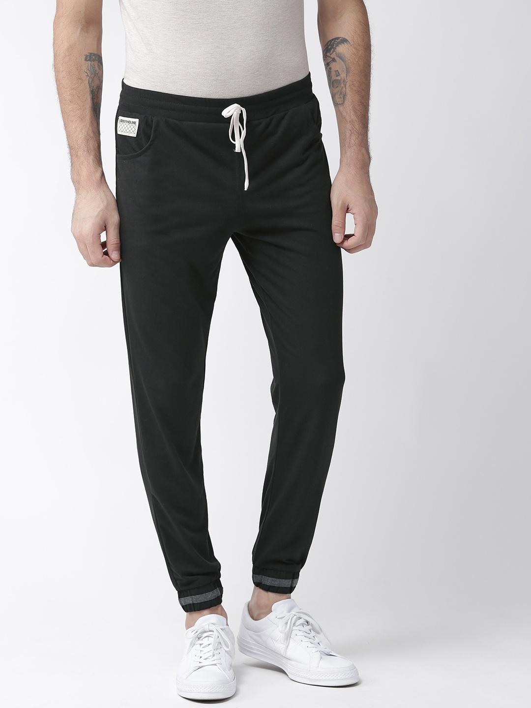 

Hubberholme Black Solid Slim Fit Joggers