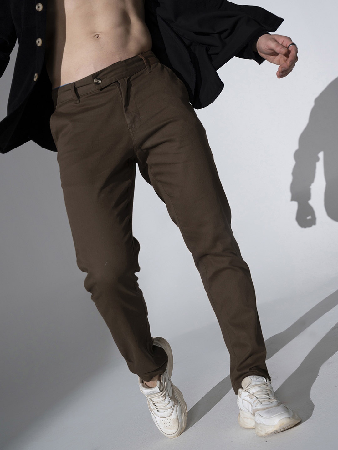 

Hubberholme Men Olive Brown Slim Fit Solid Chinos