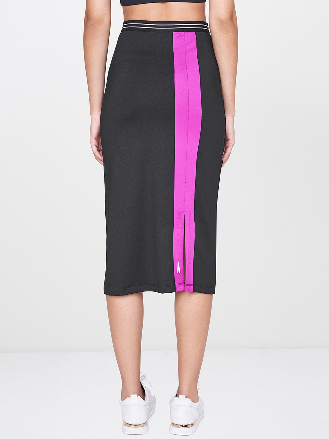 

AND Women Black & Magenta Solid Midi Length Activewear Pencil Skirt
