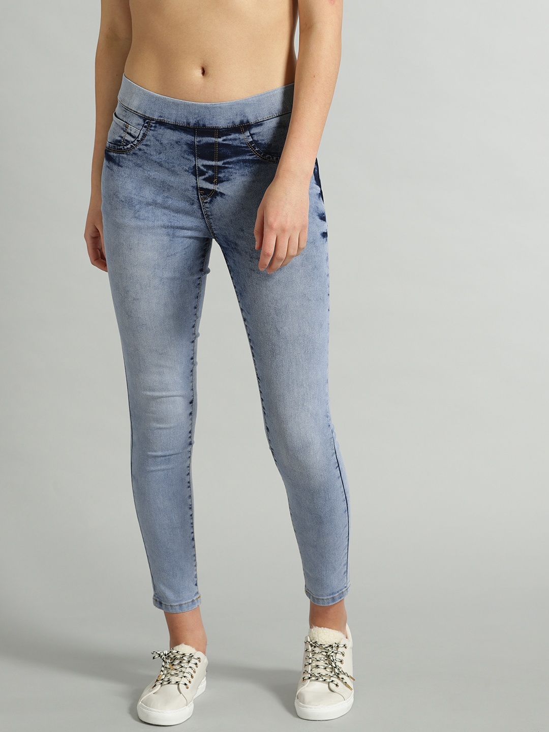 

Roadster Women Blue Washed Super Skinny Fit Cropped Jeggings