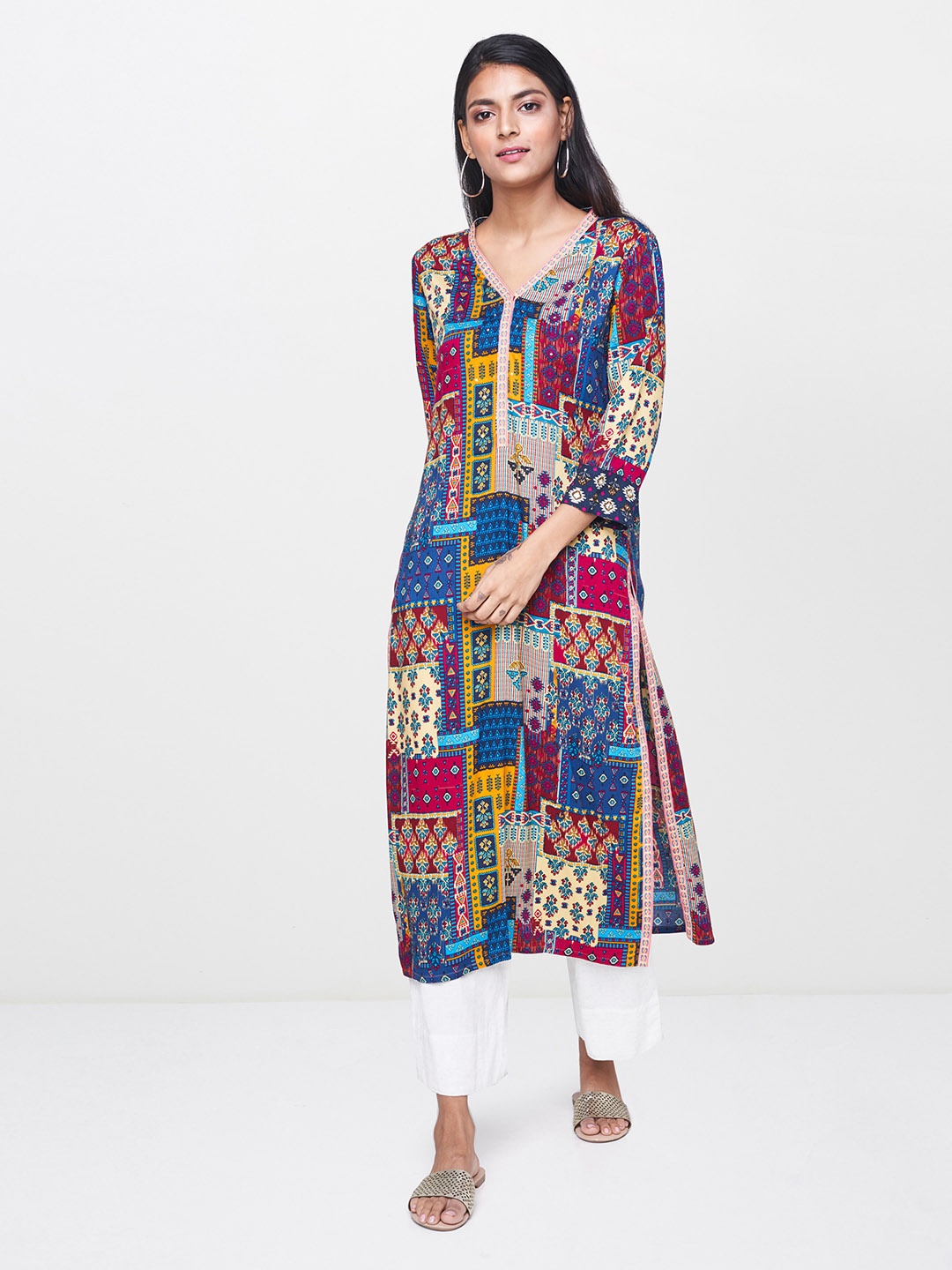 

Global Desi Women Blue & Beige Printed Straight Kurta