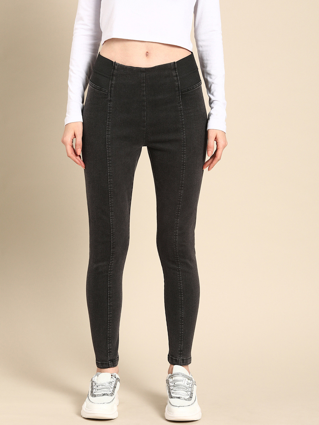 

DressBerry Women Black Solid Regular Fit Denim Washed Cropped Jeggings