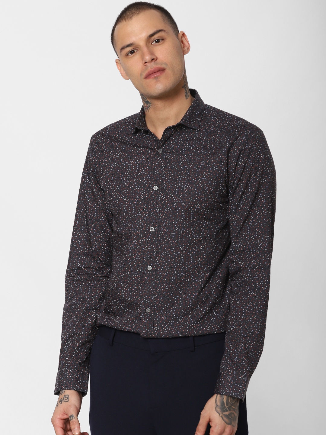 

Jack & Jones Men Black & Maroon Slim Fit Printed Casual Shirt