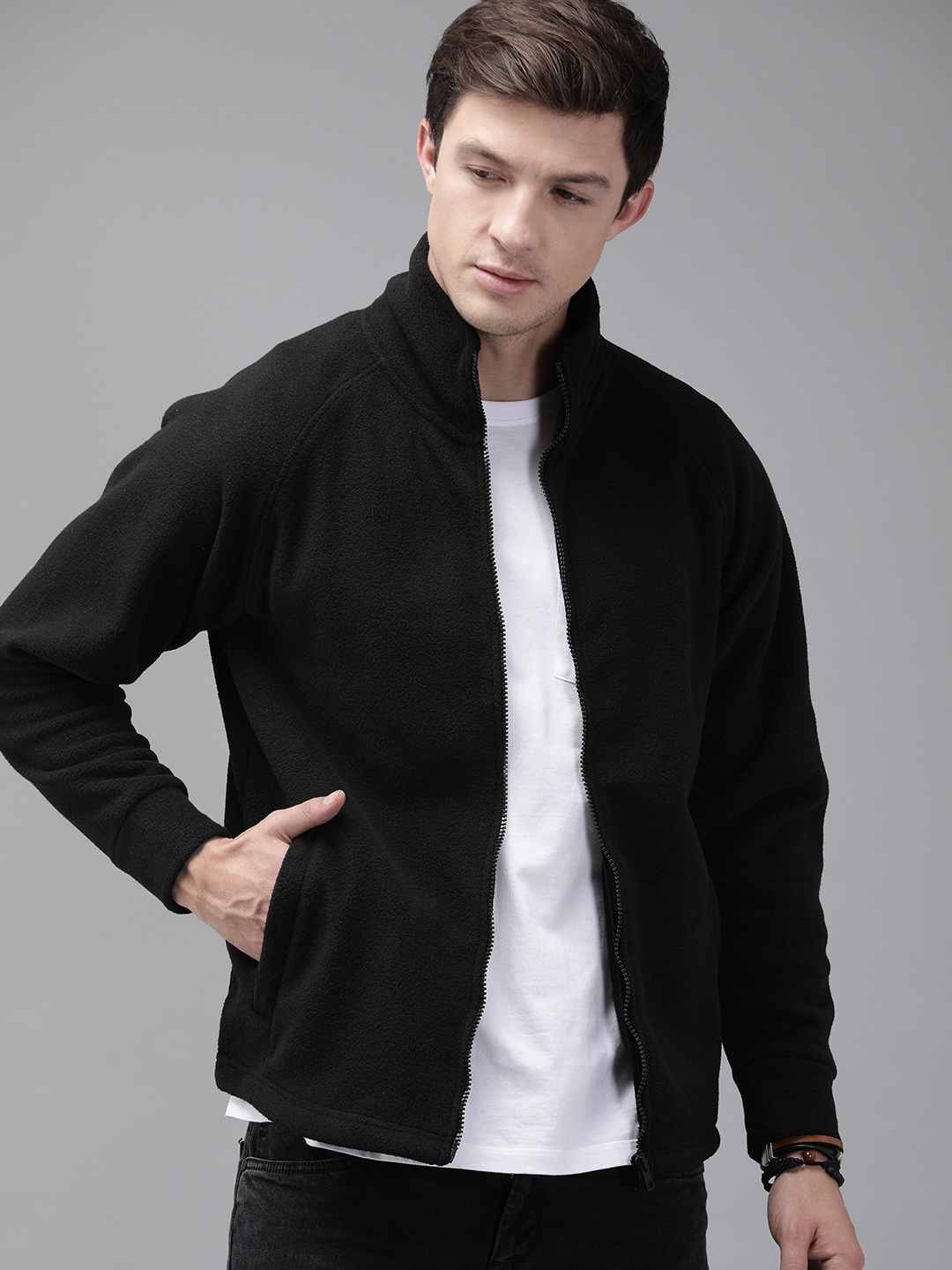 

The Roadster Lifestyle Co Men Black Solid Polar Fleece Sweatshirt