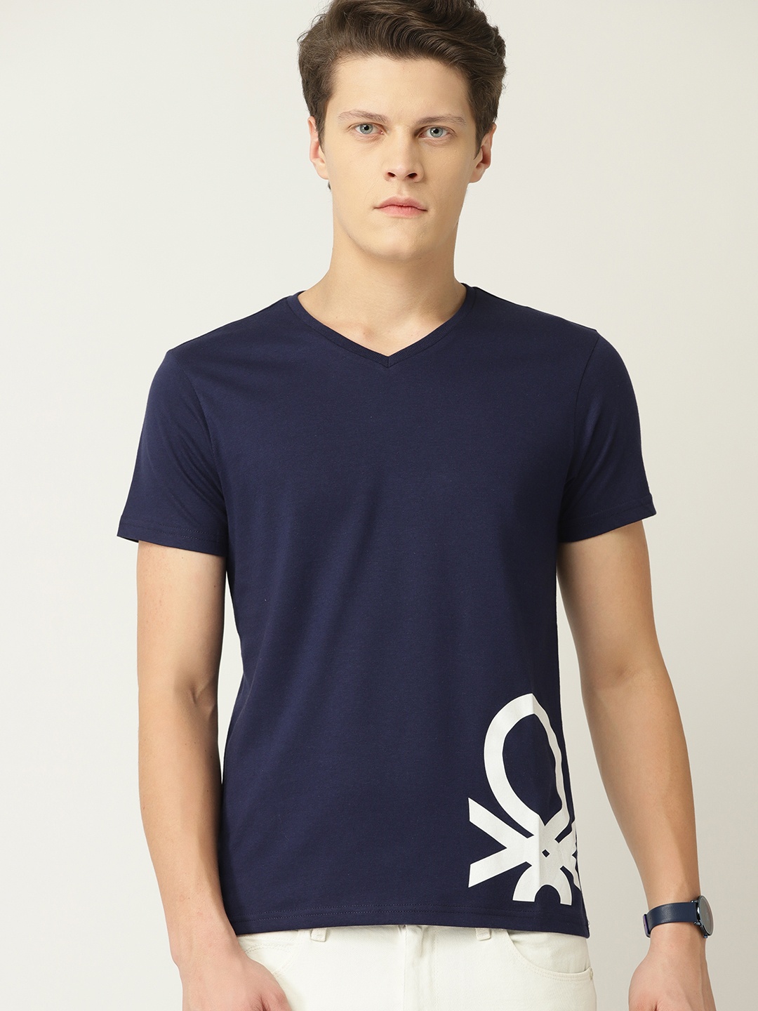 

United Colors of Benetton Men Navy Blue & White Solid V-Neck T-shirt