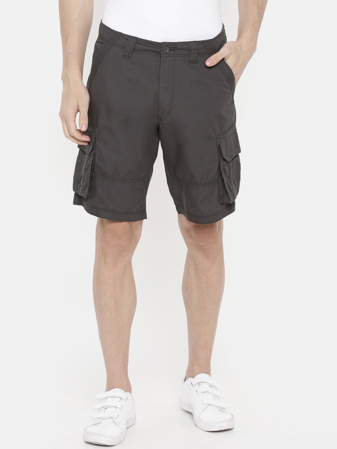 

Celio Men Grey Solid Regular Fit Cotton Cargo Shorts