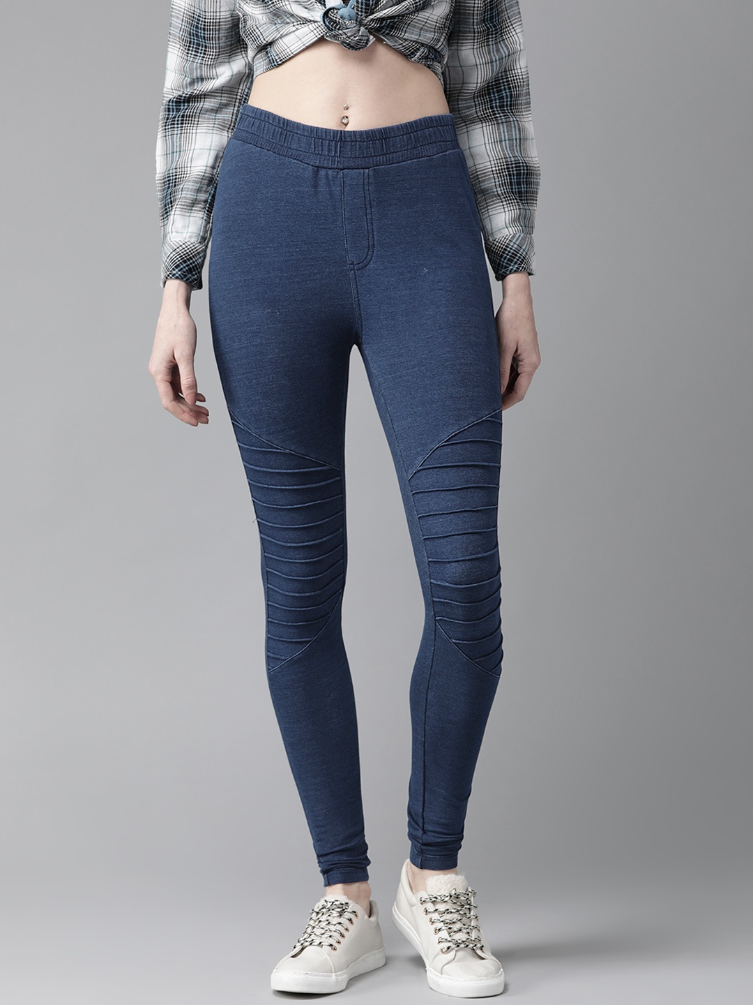 

The Roadster Lifestyle Co Women Navy Blue Solid Stretchable Jeggings