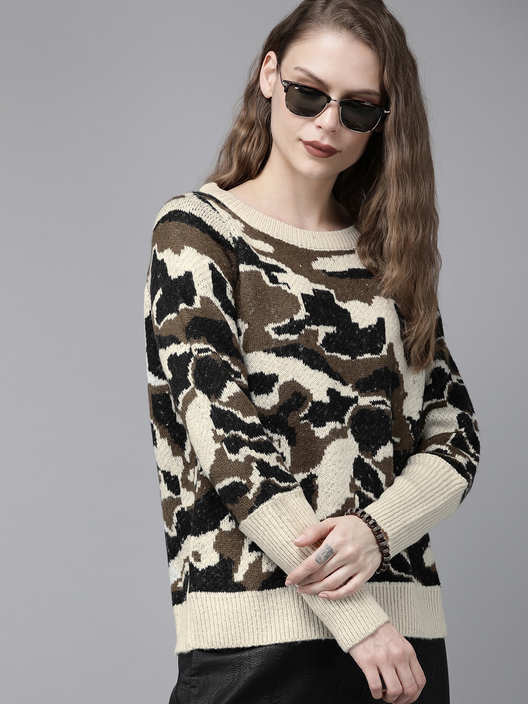 

The Roadster Lifestyle Co Women Beige & Black Self Design Pullover Sweater