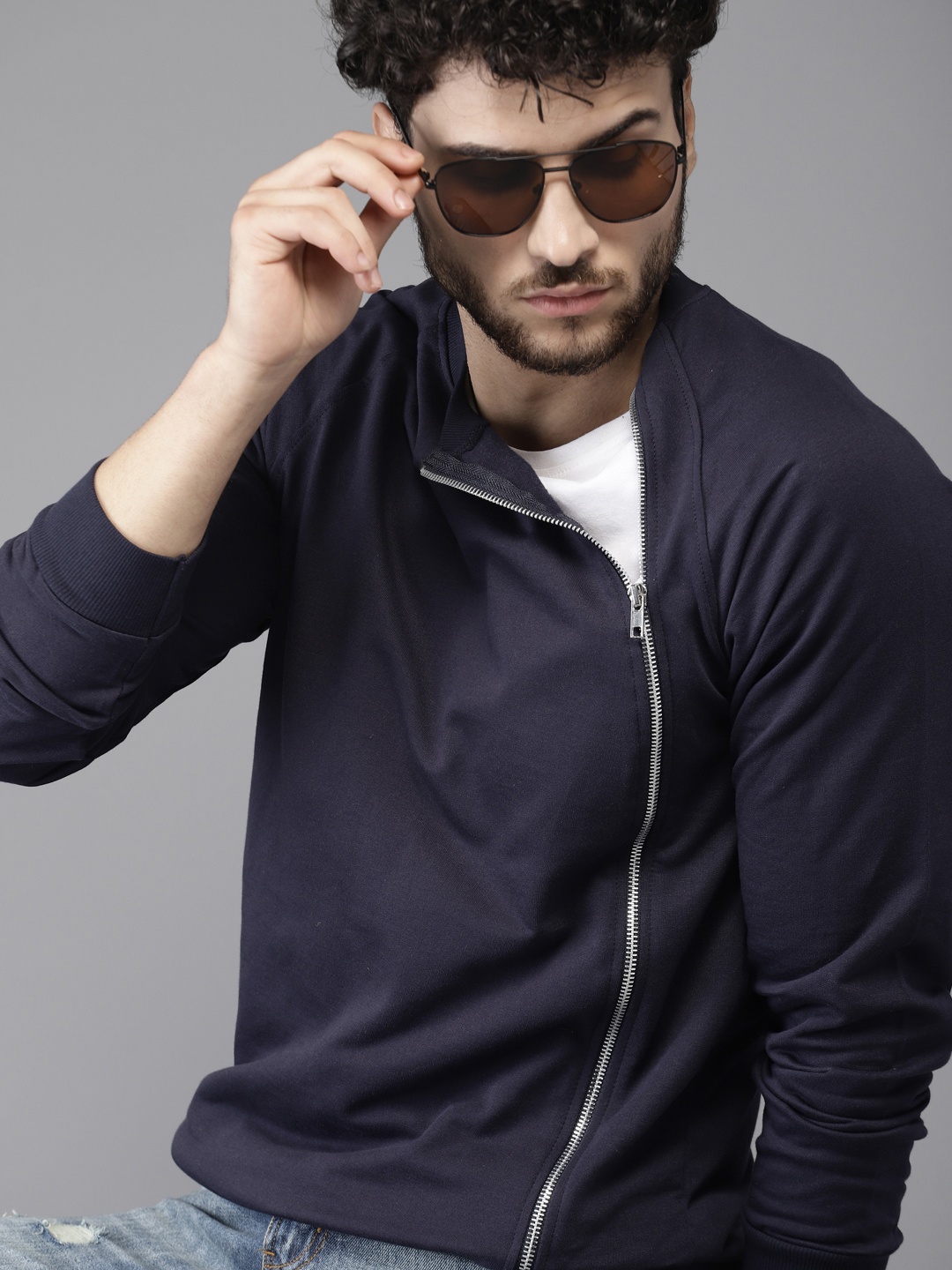 

Campus Sutra Men Navy Blue Solid Sweatshirt