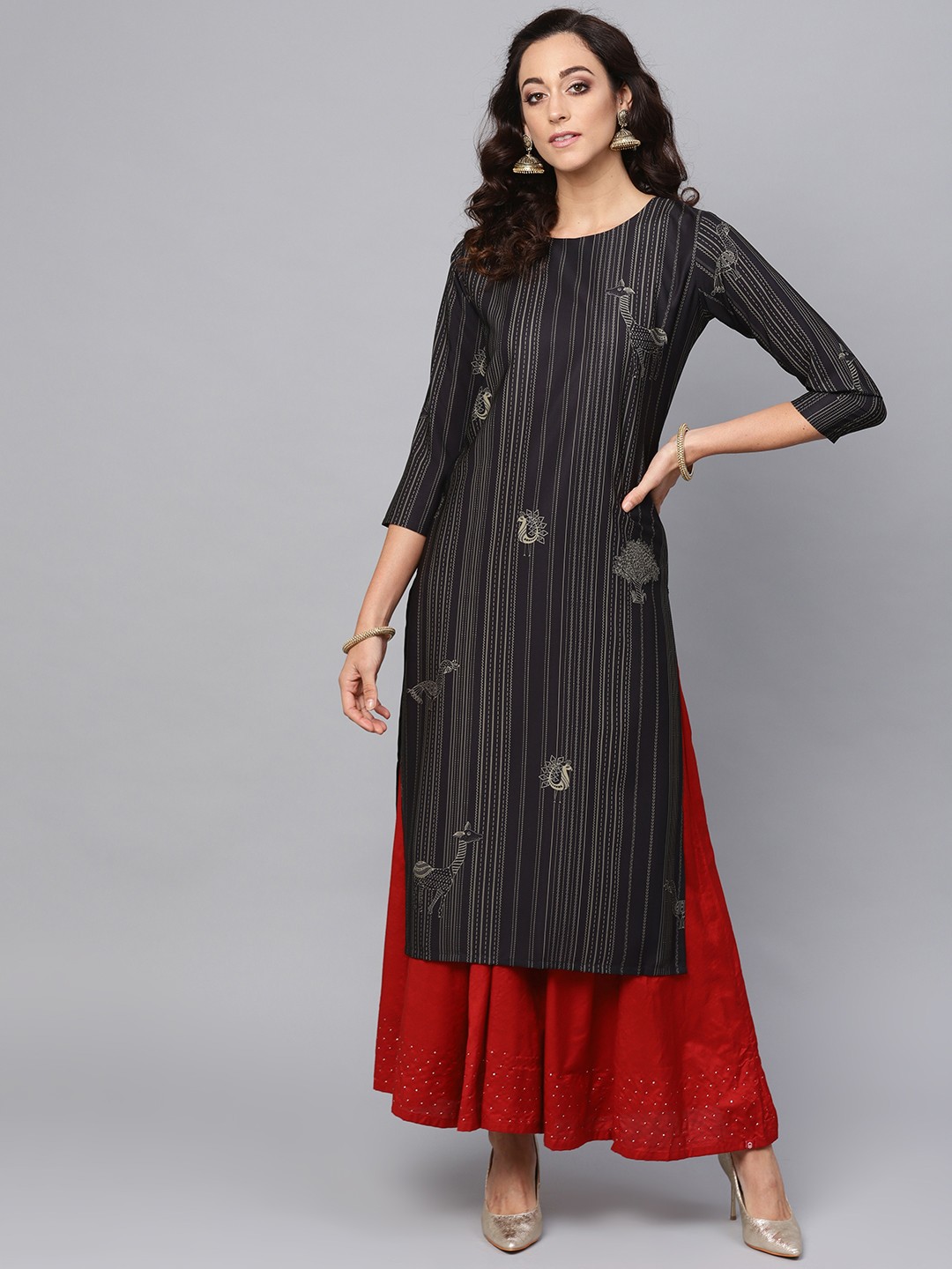 

AHIKA Women Black & Beige Striped Straight Kurta
