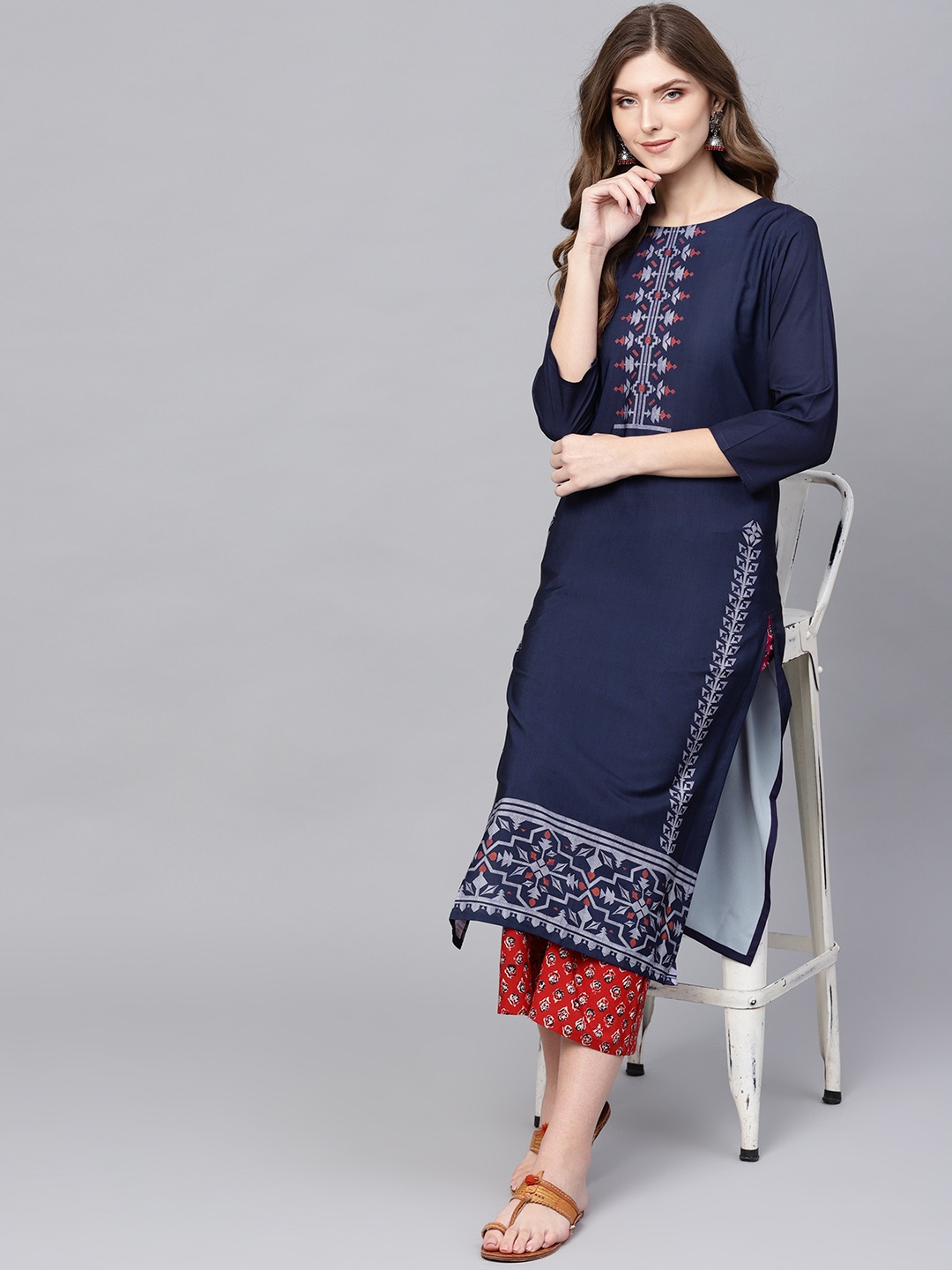 

AHIKA Women Navy Blue & Off-White Crepe Yoke Design Straight Kurta